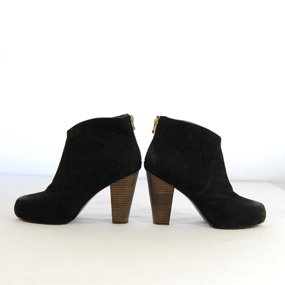 Listing Moved - check out @erinmcawesome closet - Picture 4 of 8